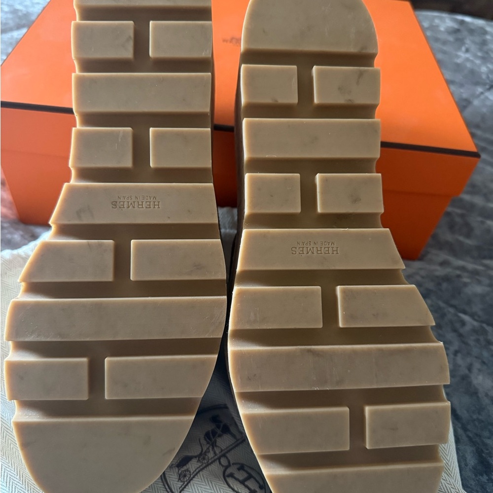 Hermès Eze 30 Natural Sandals - Picture 2 of 12